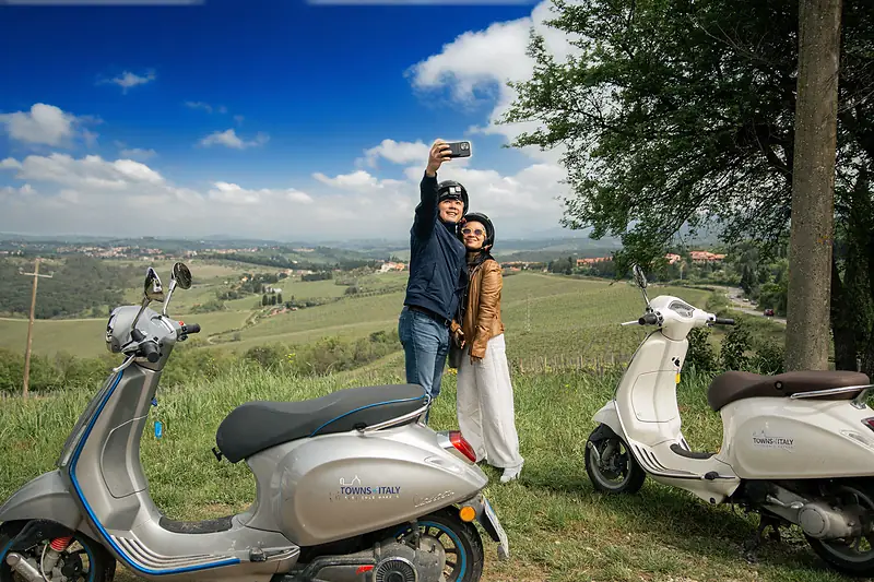 Chianti Vespa Tour with Tuscan Lunch or Dinner from Florence