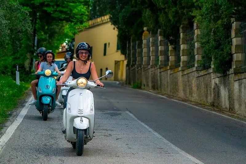 Chianti Vespa Tour with Tuscan Lunch or Dinner from Florence
