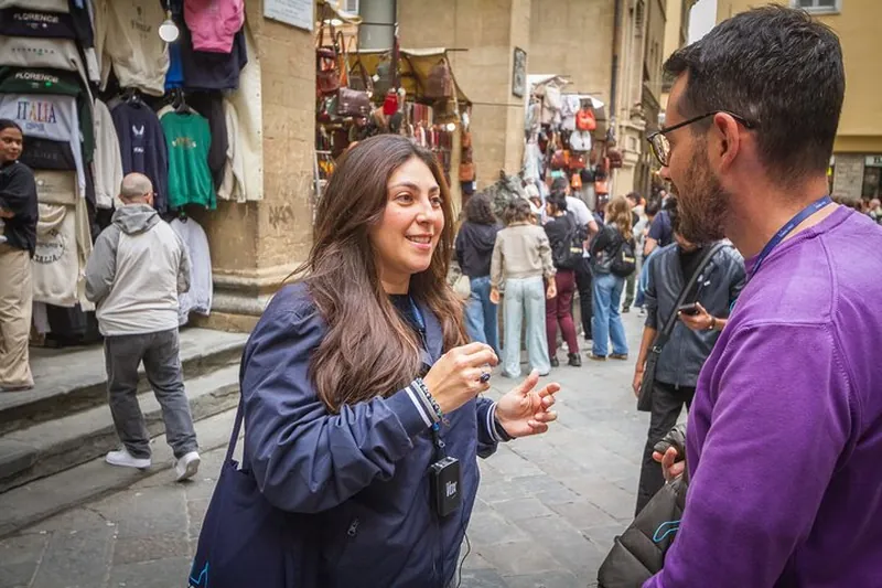 Florence Evening Wine windows walking tour with Barchetto Cruise