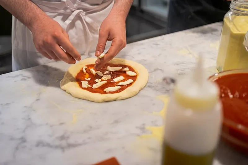 Authentic Pizza and Gelato cooking class in Rome