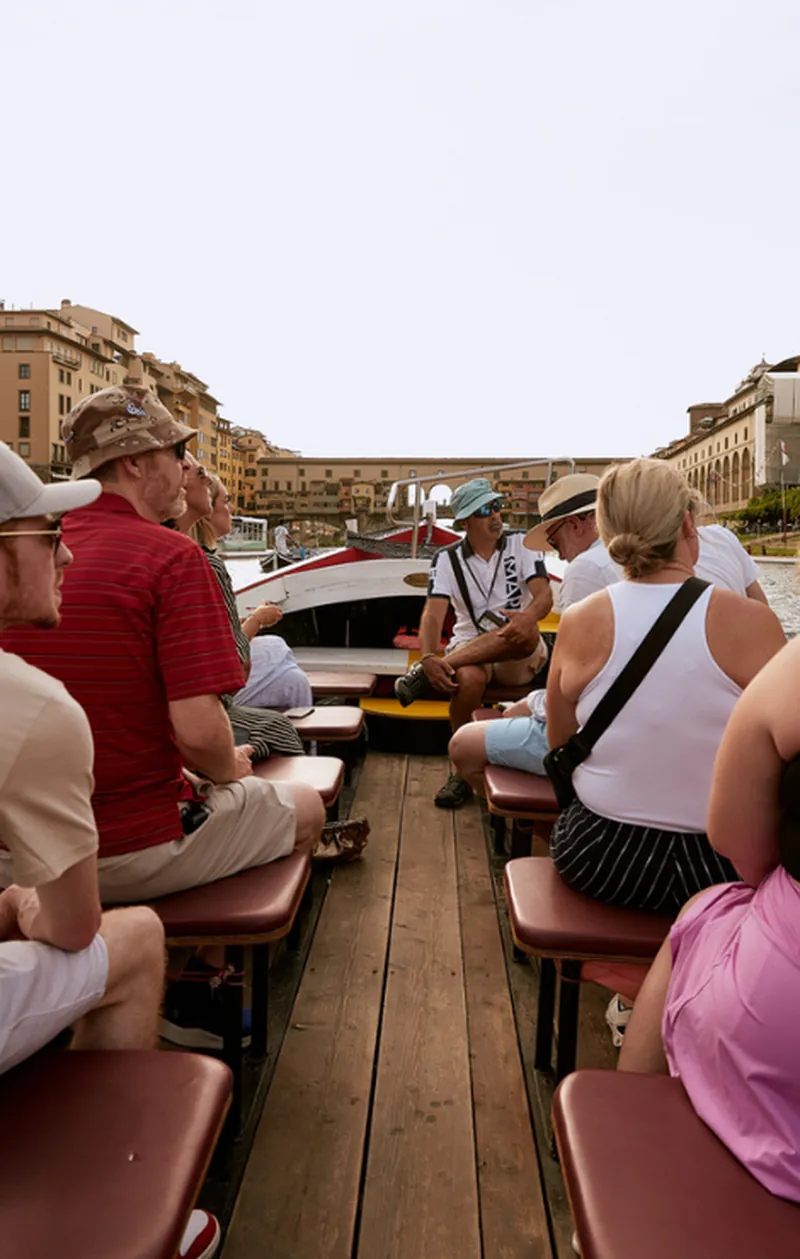 Semiprivate sunset boat tour of Florence by traditional gondola