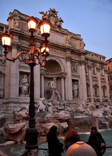 Trevi Fountain’s Living Theater