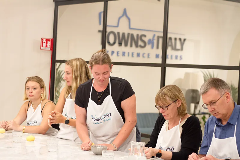 Pasta and gelato cooking class in the heart of Rome