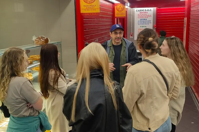 Rome Street Food Tour in Rione Monti Neighborhood