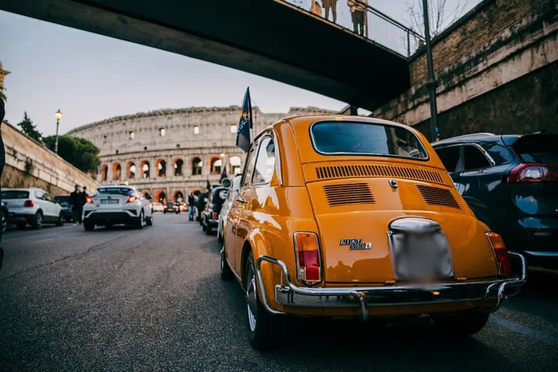 Fiat 500 Rome City Center Tour 