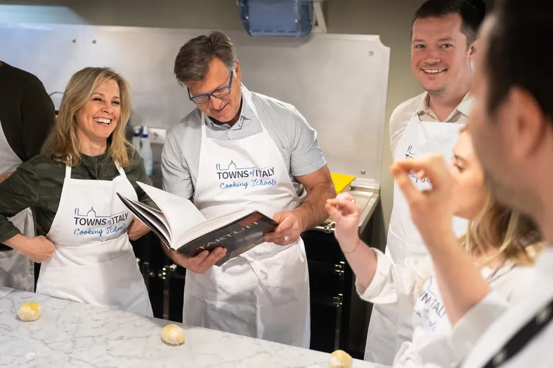 Pasta and gelato cooking class in the heart of Rome