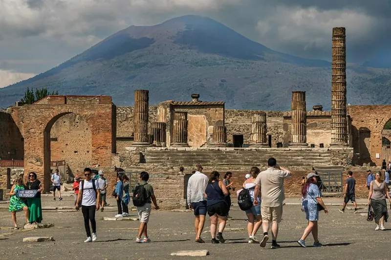 Pompeii and Naples Day trip from Rome