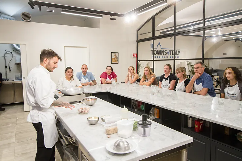 Pasta and gelato cooking class in the heart of Rome