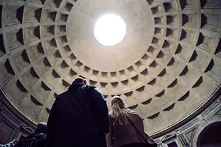 Small group walking tour of Rome with Pantheon guided visit