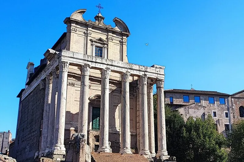 Colosseum & Roman Forum Small Group Tour