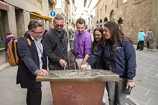 Florence Night Tour: Legends and Wine Windows