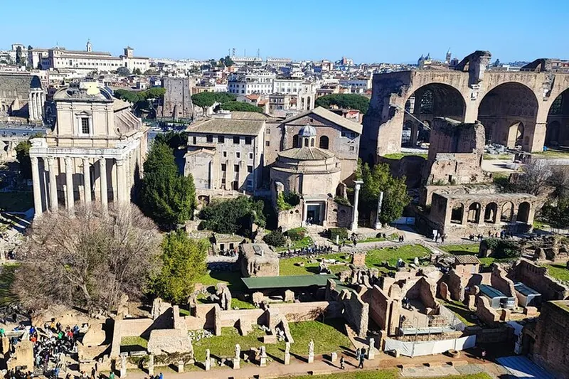 Colosseum & Roman Forum Small Group Tour
