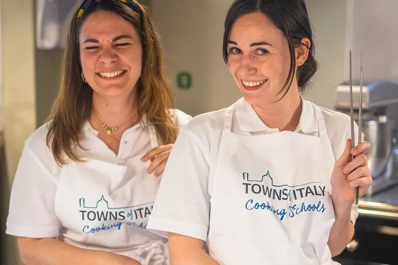 Authentic Pizza and Gelato cooking class in Rome
