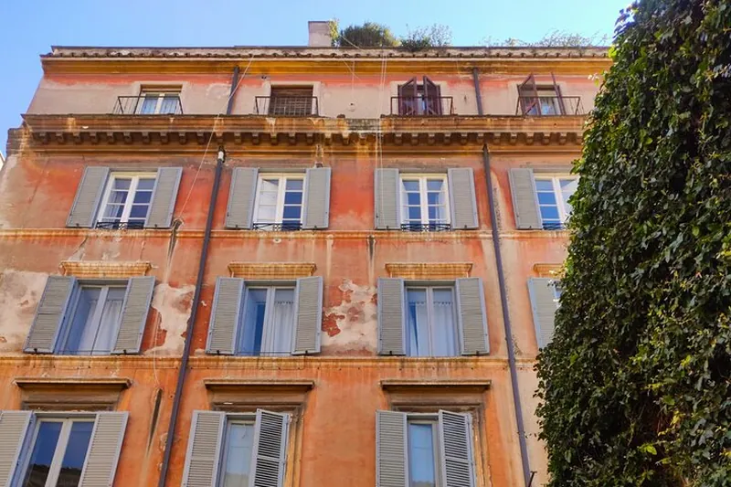 Rome Street Food Tour in Rione Monti Neighborhood