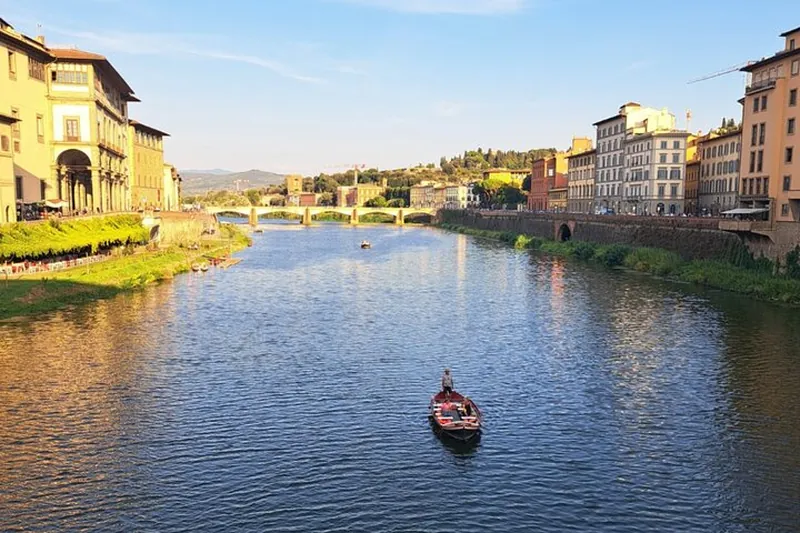 Semiprivate sunset boat tour of Florence by traditional gondola