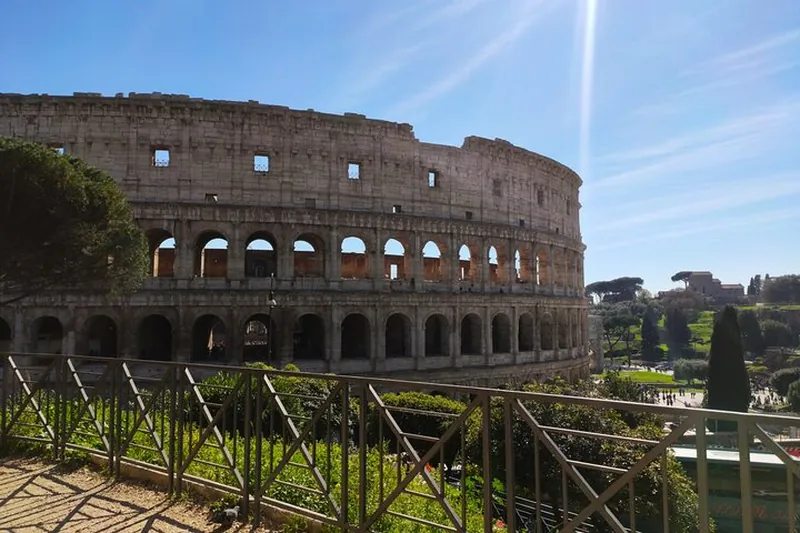 Rome Street Food Tour in Rione Monti Neighborhood