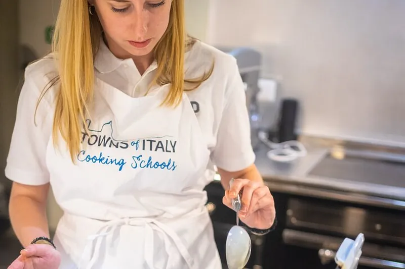 Authentic Pizza and Gelato cooking class in Rome