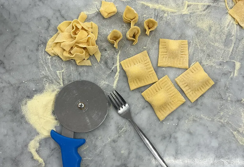 Pasta and gelato cooking class in the heart of Rome