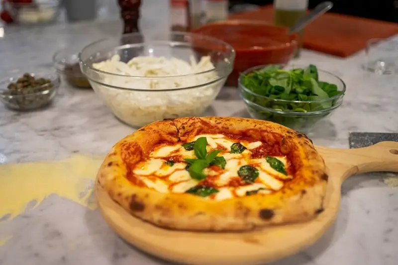 Authentic Pizza and Gelato cooking class in Rome