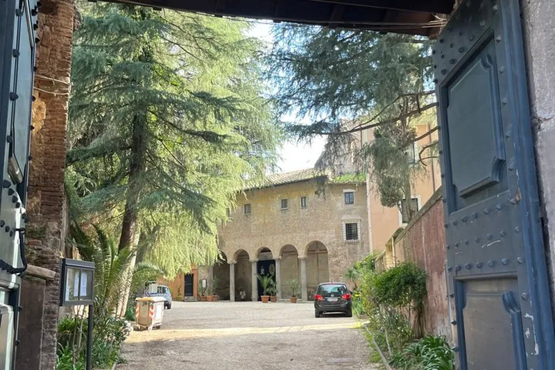 Hidden Rome by Golf Cart: Catacombs, Crypts and Sacred Art