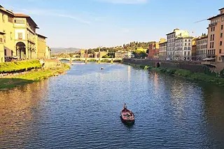 Semiprivate sunset boat tour of Florence by traditional gondola