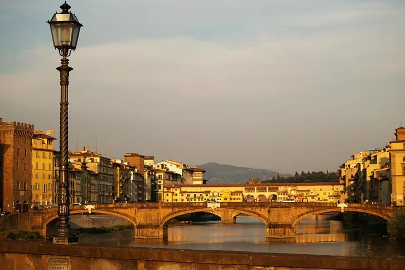 Semiprivate sunset boat tour of Florence by traditional gondola