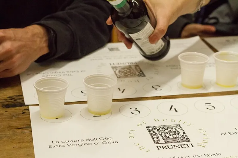 Florence Evening Wine windows walking tour with Barchetto Cruise
