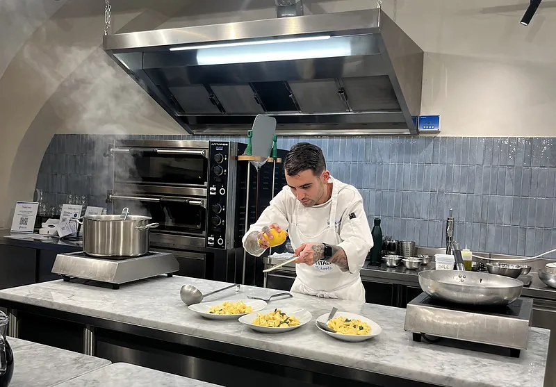 Pasta and gelato cooking class in the heart of Rome