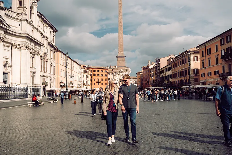 Small group walking tour of Rome with Pantheon guided visit