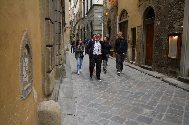 Florence Night Tour: Legends and Wine Windows