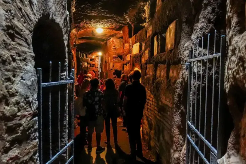 Rome Underground Secrets: Catacombs & Crypts Group Tour