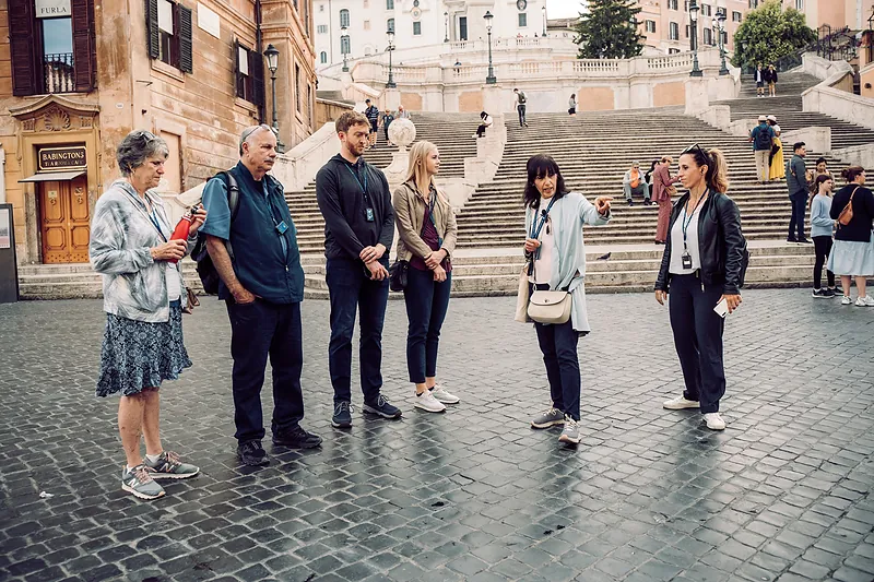 Small group walking tour of Rome with Pantheon guided visit