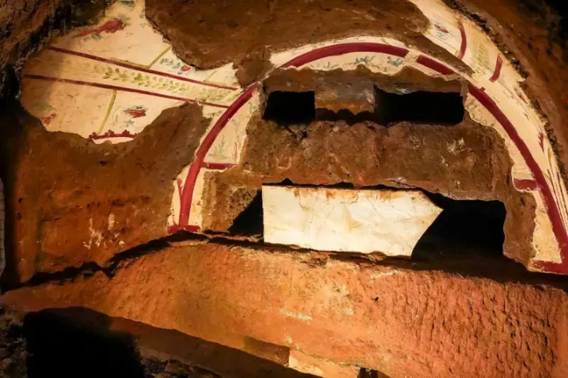 Rome Underground Secrets: Catacombs & Crypts Group Tour